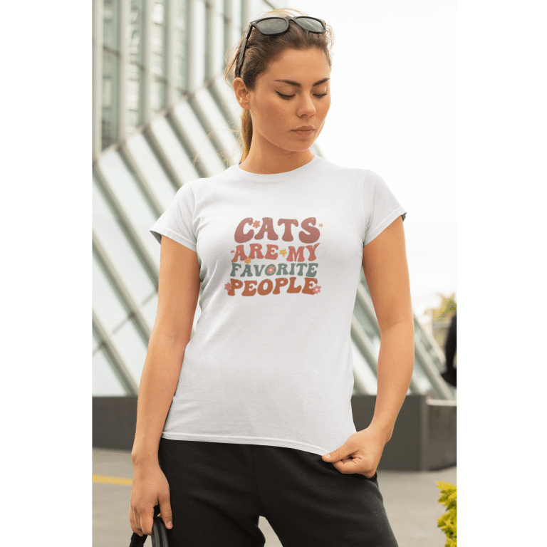 Organic cotton unisex t-shirt with 'Cats Are My Favourite People' print, medium fit, rib collar, set-in sleeves, eco-friendly.